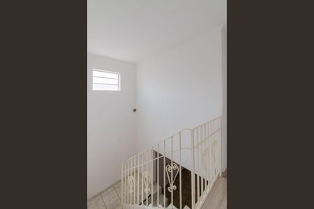 Casa para alugar com 153m², 3 quartos e 2 vagasEscada 