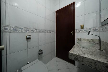 Casa à venda com 300m², 4 quartos e 2 vagasBanheiro