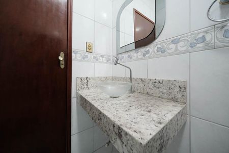 Casa à venda com 300m², 4 quartos e 2 vagasBanheiro