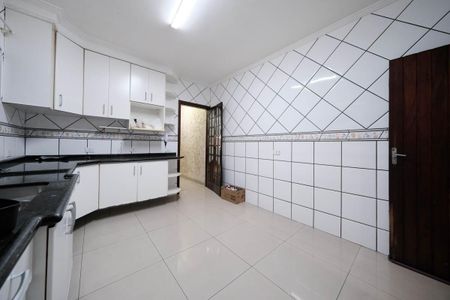 Casa à venda com 300m², 4 quartos e 2 vagasCozinha e Área de Serviço