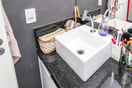 Apartamento à venda com 58m², 2 quartos e 1 vaga Apartamento à venda com 58m², 2 quartos e 1 vagaBanheiro da Suíte