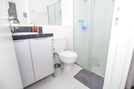 Apartamento à venda com 58m², 2 quartos e 1 vaga Apartamento à venda com 58m², 2 quartos e 1 vagaBanheiro