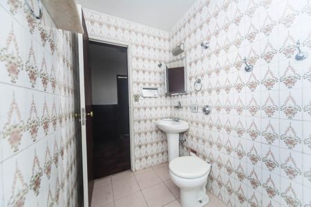 Apartamento para alugar com 280m², 5 quartos e 2 vagas Apartamento para alugar com 280m², 5 quartos e 2 vagasBanheiro Social 1