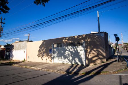 Casa para alugar com 210m², 2 quartos e 4 vagasFachada