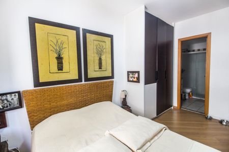 Apartamento à venda com 84m², 3 quartos e 2 vagas Apartamento à venda com 84m², 3 quartos e 2 vagasSuíte
