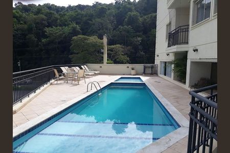 Apartamento à venda com 84m², 3 quartos e 2 vagas Apartamento à venda com 84m², 3 quartos e 2 vagasPiscina