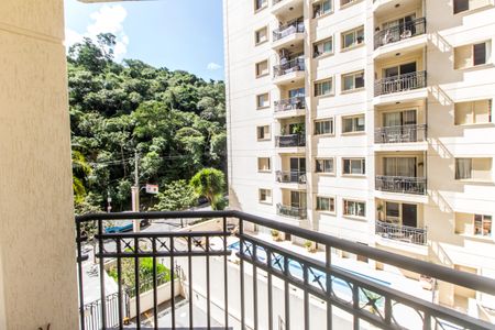Apartamento à venda com 84m², 3 quartos e 2 vagas Apartamento à venda com 84m², 3 quartos e 2 vagasVaranda