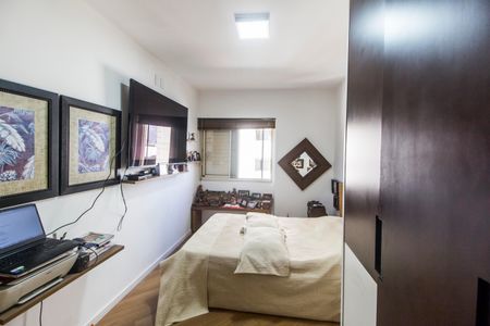 Apartamento à venda com 84m², 3 quartos e 2 vagas Apartamento à venda com 84m², 3 quartos e 2 vagasSuíte