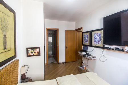Apartamento à venda com 84m², 3 quartos e 2 vagas Apartamento à venda com 84m², 3 quartos e 2 vagasSuíte