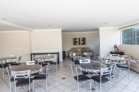 Apartamento à venda com 84m², 3 quartos e 2 vagas Apartamento à venda com 84m², 3 quartos e 2 vagasÁrea comum - Salão de festas