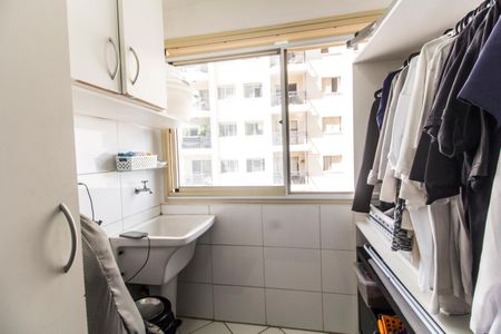 Apartamento à venda com 84m², 3 quartos e 2 vagas Apartamento à venda com 84m², 3 quartos e 2 vagasÁrea de Serviço