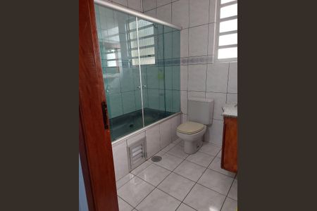 Banheiro de casa para alugar com 3 quartos, 185m² em Vila Mussolini, São Bernardo do Campo