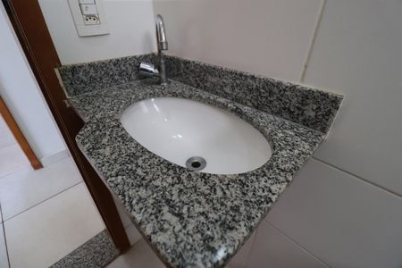 Apartamento para alugar com 75m², 3 quartos e 2 vagasBanheiro Social