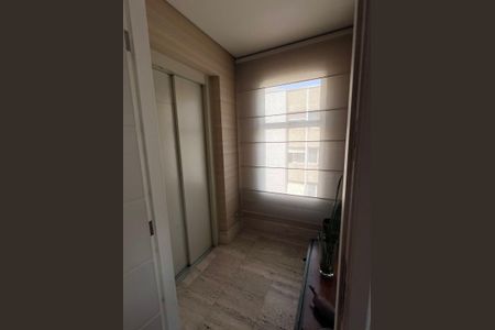 Apartamento à venda com 122m², 2 quartos e 3 vagas Apartamento à venda com 122m², 2 quartos e 3 vagasHall de entrada
