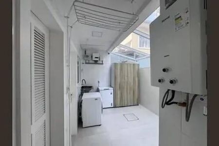 Casa à venda com 5 quartos, 220m² em Vargem Pequena, Rio de Janeiro