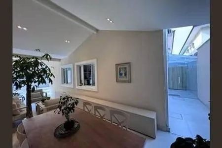 Casa à venda com 5 quartos, 220m² em Vargem Pequena, Rio de Janeiro