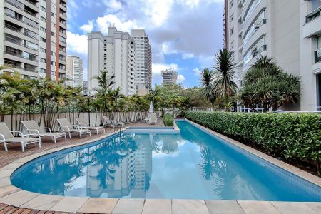 Apartamento à venda com 184m², 4 quartos e 4 vagasÁrea comum - Piscina