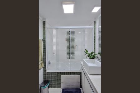 Apartamento à venda com 184m², 4 quartos e 4 vagasBanheiro da Suíte 2