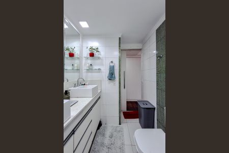 Apartamento à venda com 184m², 4 quartos e 4 vagasBanheiro da Suíte 2