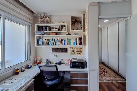 Apartamento à venda com 184m², 4 quartos e 4 vagasQuarto 2 - Suíte