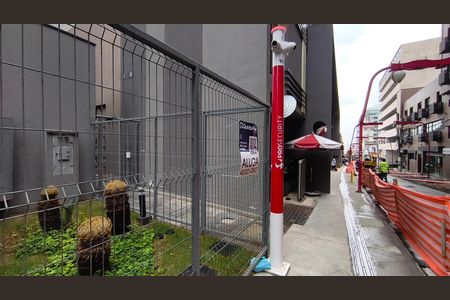 Studio para alugar com 28m², 1 quarto e sem vagaFachada + Plaquinha