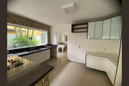 Casa à venda com 350m², 3 quartos e 4 vagas