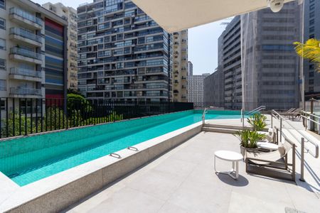 Studio para alugar com 27m², 1 quarto e sem vaga Studio para alugar com 27m², 1 quarto e sem vagaÁrea comum - Piscina
