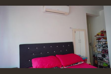 Quarto 1 de apartamento à venda com 2 quartos, 56m² em Santo Antônio, Porto Alegre