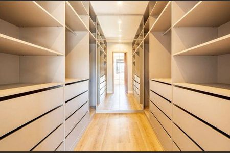 Casa à venda com 420m², 5 quartos e 6 vagas