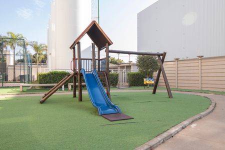 Apartamento para alugar com 42m², 2 quartos e 1 vaga Apartamento para alugar com 42m², 2 quartos e 1 vagaÁrea Comum - Playground
