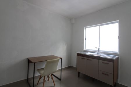 Sala / Cozinha de casa para alugar com 1 quarto, 40m² em Burgo Paulista, São Paulo