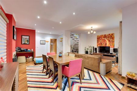 Casa à venda com 3 quartos, 246m² em Chácara Monte Alegre, São Paulo