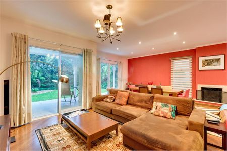 Casa à venda com 3 quartos, 246m² em Chácara Monte Alegre, São Paulo