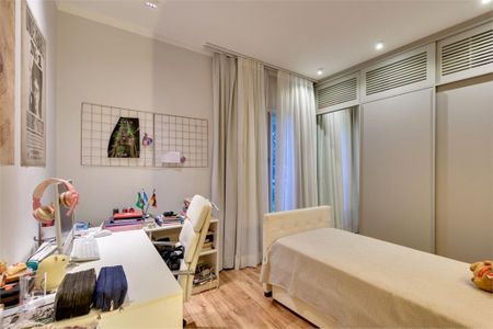 Casa à venda com 3 quartos, 246m² em Chácara Monte Alegre, São Paulo