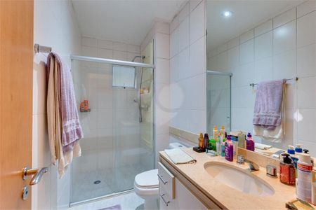 Casa à venda com 3 quartos, 246m² em Chácara Monte Alegre, São Paulo