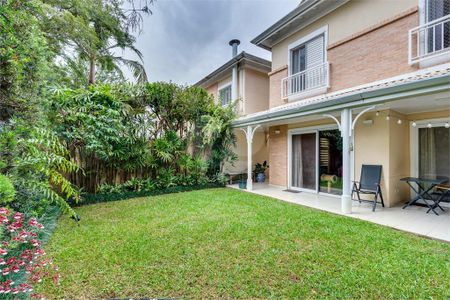 Casa à venda com 246m², 3 quartos e 3 vagas