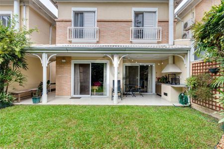 Casa à venda com 246m², 3 quartos e 3 vagas