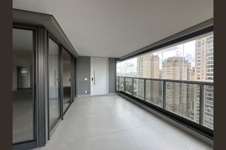 Apartamento à venda com 239m², 3 quartos e 4 vagasVaranda da Sala