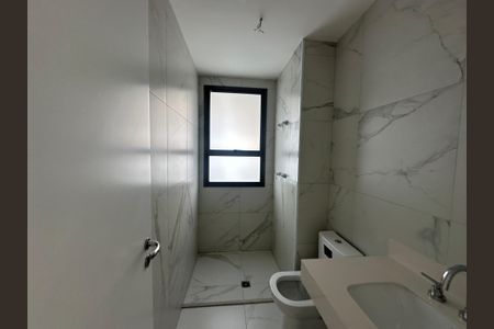Apartamento à venda com 239m², 3 quartos e 4 vagasBanheiro da Suíte 1