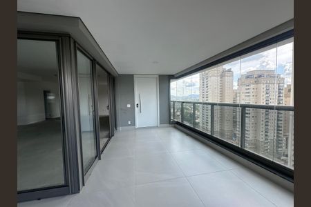 Apartamento à venda com 239m², 3 quartos e 4 vagasVaranda da Sala