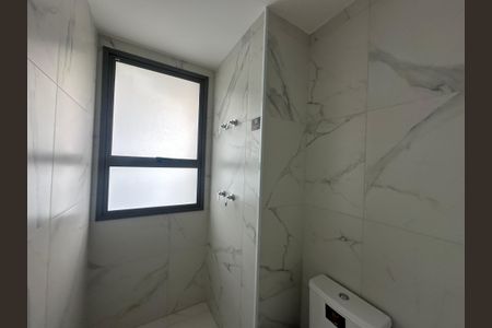 Apartamento à venda com 239m², 3 quartos e 4 vagasBanheiro da Suíte 2