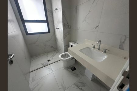 Apartamento à venda com 239m², 3 quartos e 4 vagasBanheiro da Suíte 3