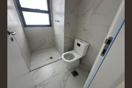 Apartamento à venda com 239m², 3 quartos e 4 vagasBanheiro da Suíte 2