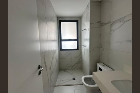 Apartamento à venda com 239m², 3 quartos e 4 vagasBanheiro da Suíte 1