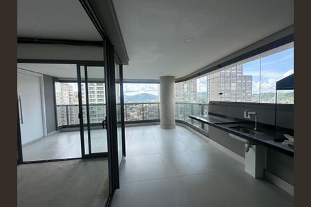 Apartamento à venda com 239m², 3 quartos e 4 vagasChurrasqueira