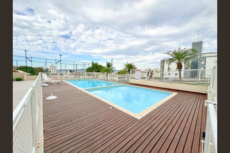 Apartamento para alugar com 65m², 3 quartos e 1 vagaÁrea comum - Piscina