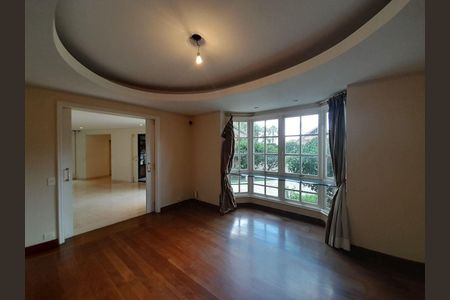 Casa à venda com 4 quartos, 736m² em Real Parque, São Paulo