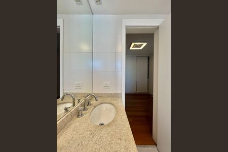 Apartamento à venda com 57m², 1 quarto e 1 vaga Apartamento à venda com 57m², 1 quarto e 1 vagaBanheiro da Suíte