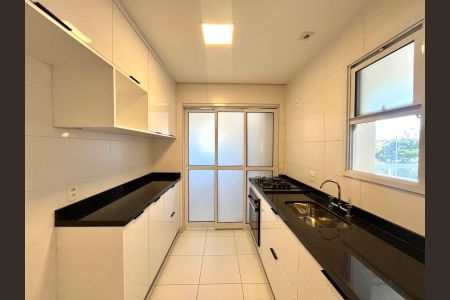 Cozinha de apartamento à venda com 1 quarto, 57m² em Cambuí, Campinas