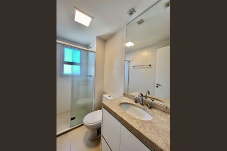 Apartamento à venda com 57m², 1 quarto e 1 vaga Apartamento à venda com 57m², 1 quarto e 1 vagaBanheiro da Suíte